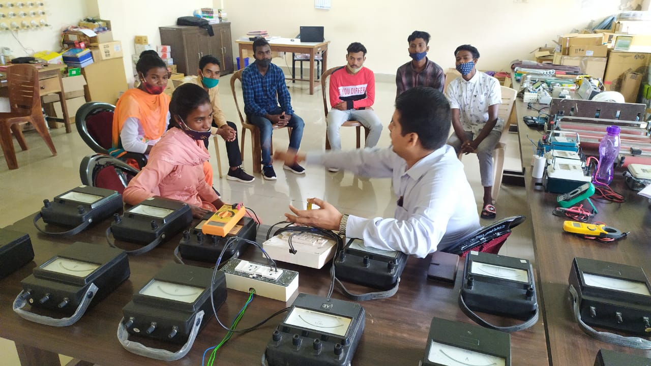 Training of Village Youth on Machine Operator (Plastic Processing & Injestion Moulding) at CIPET, Hehal, District - Ranchi, Jharkhand